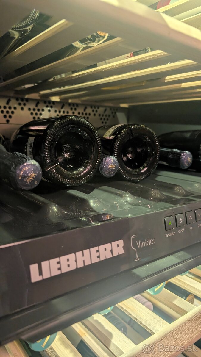 Predám profi vinotéku Liebherr Vinidor - 4