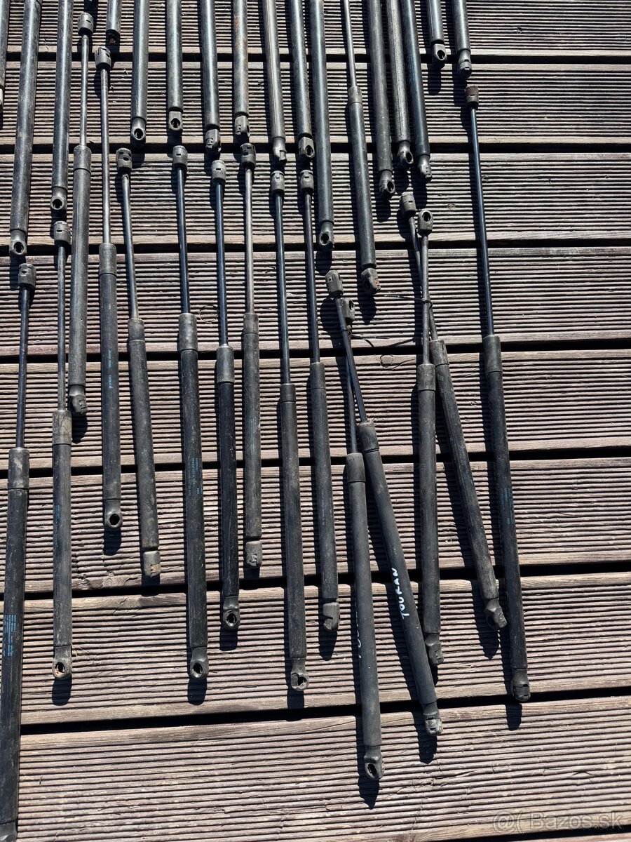 Podpery , vzpery kufra - 4