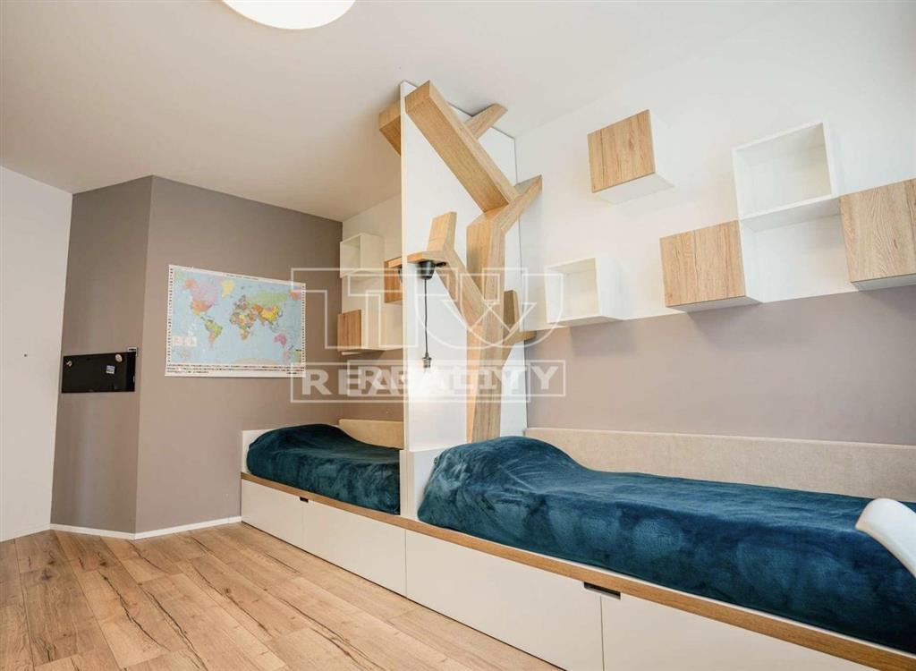 Výnimočný 4 izbový byt v Rovinke 96 m2 s vlastnou záhradkou - 4