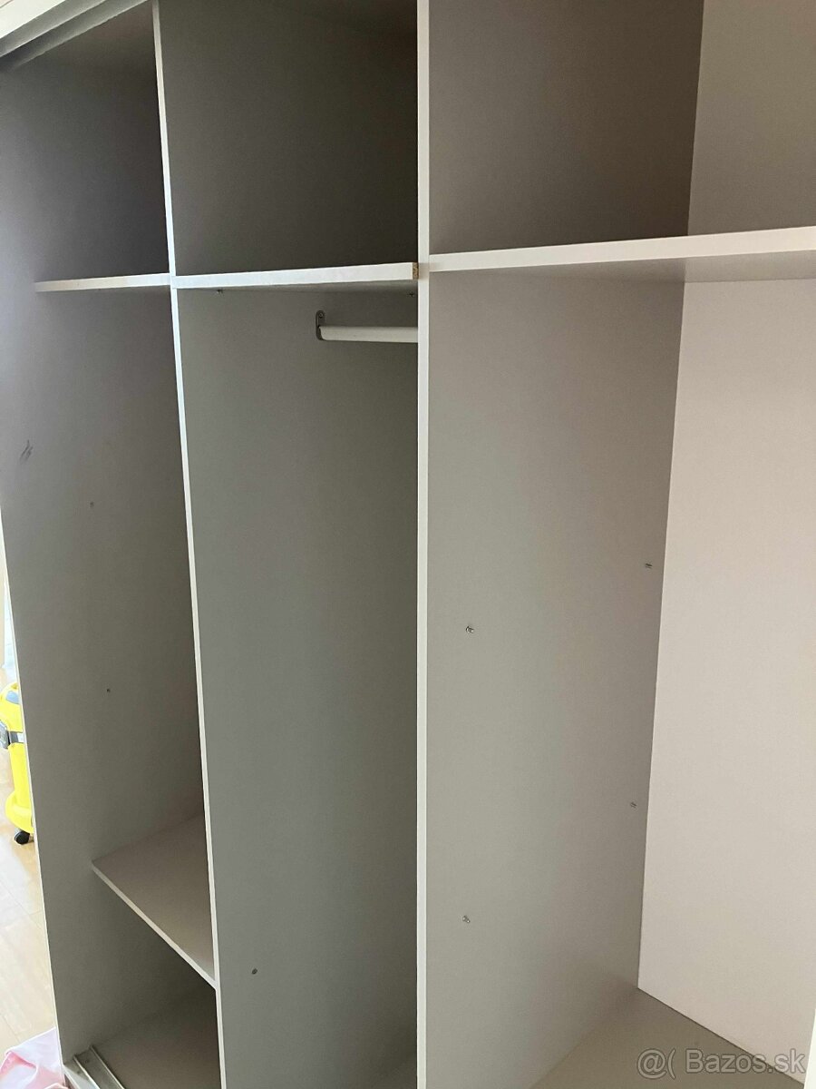 Šatníková skriňa farba kašmír 3x zrkadlové posuvné dvere - 4