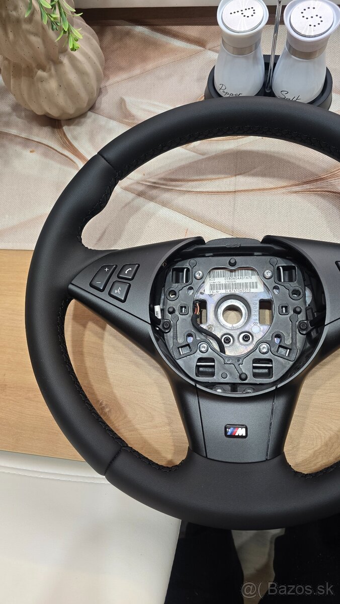 VOLANT BMW E60 E61 E60M E61M E63 E63M M5 BMW M6 packet - 4
