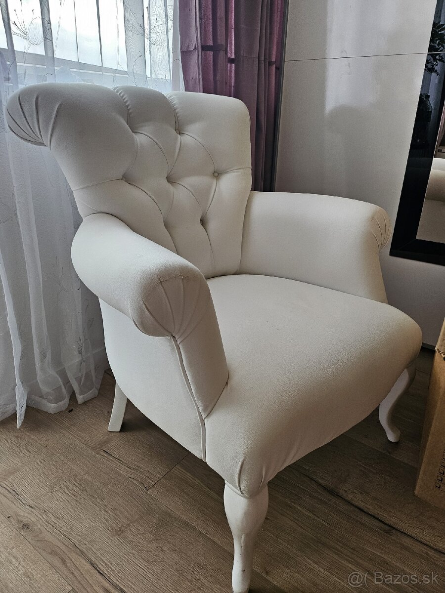 Luxusné biele kreslo z koženky – elegantné a pohodlné - 4