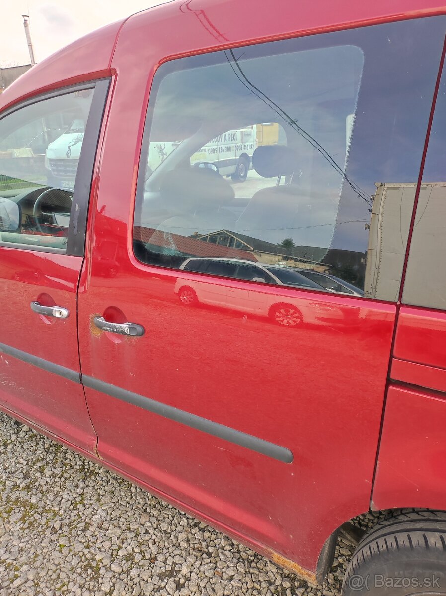 VW Caddy 1.9 TDi rozpredám lacno - 4