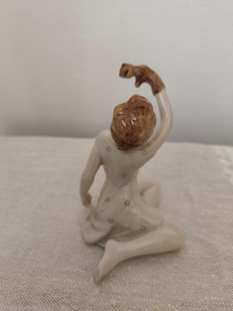 Royal dux dievča porcelánová soška - 4