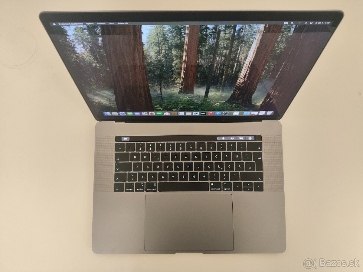 MacBook Pro 15" 2018 | i7 • 16GB • 256GB - 4