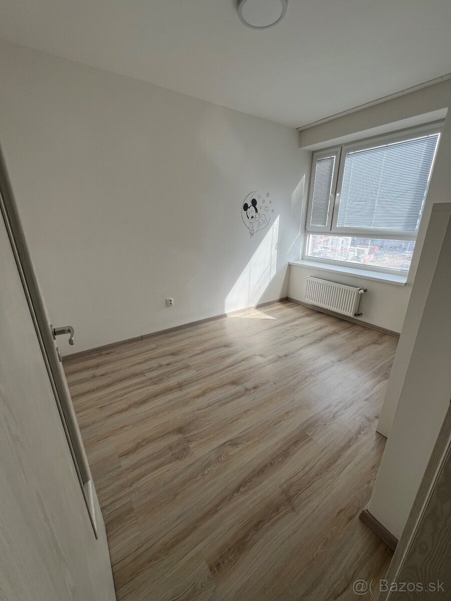 Prenajom 3-izbovy byt WEST - 4
