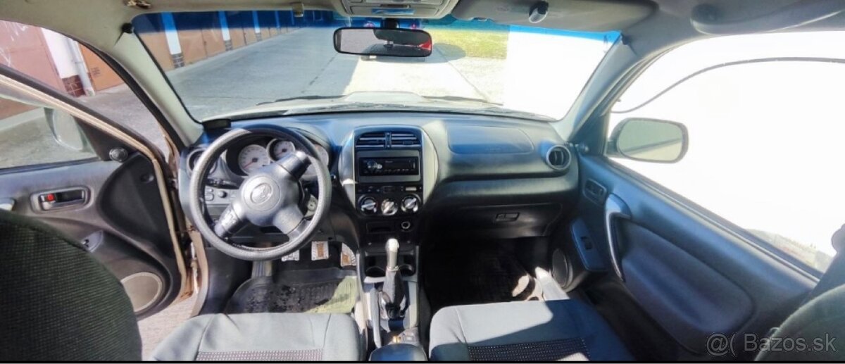 Toyota RAV4 2.0 D-4D 4x4 (2003) - 4