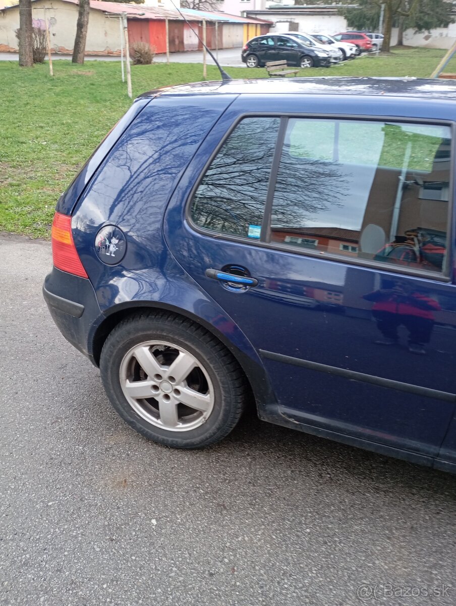 Volkswagen Golf 4 - 4