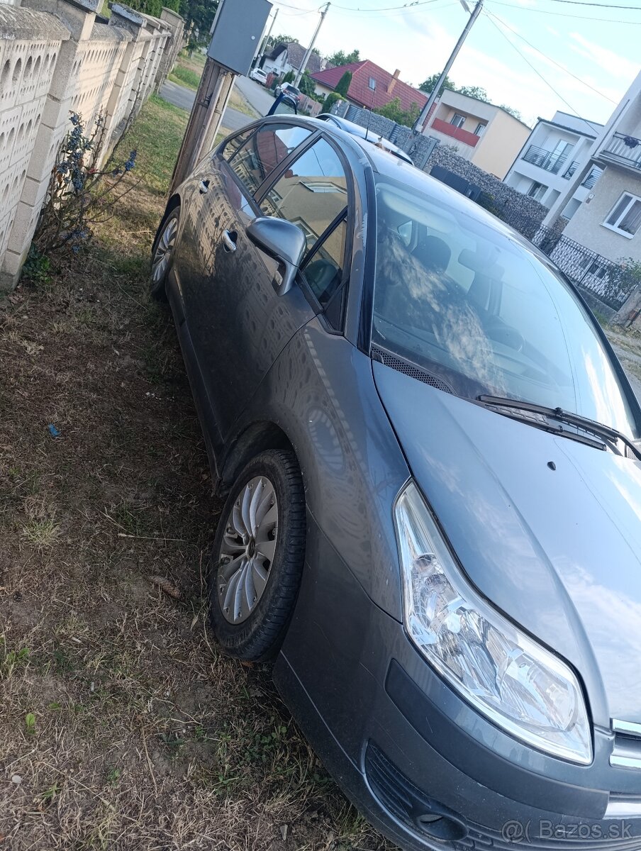 Predám nepojazdné auto Citroen C4 - 4