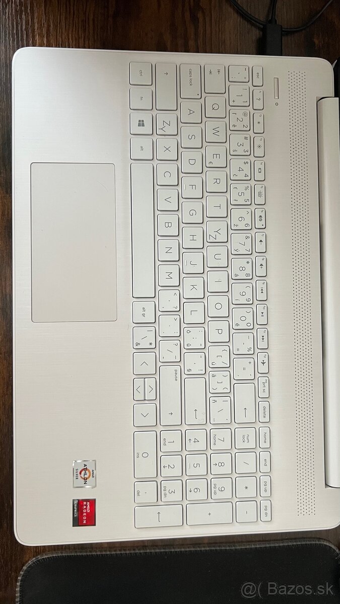 Notebook značky HP - 4