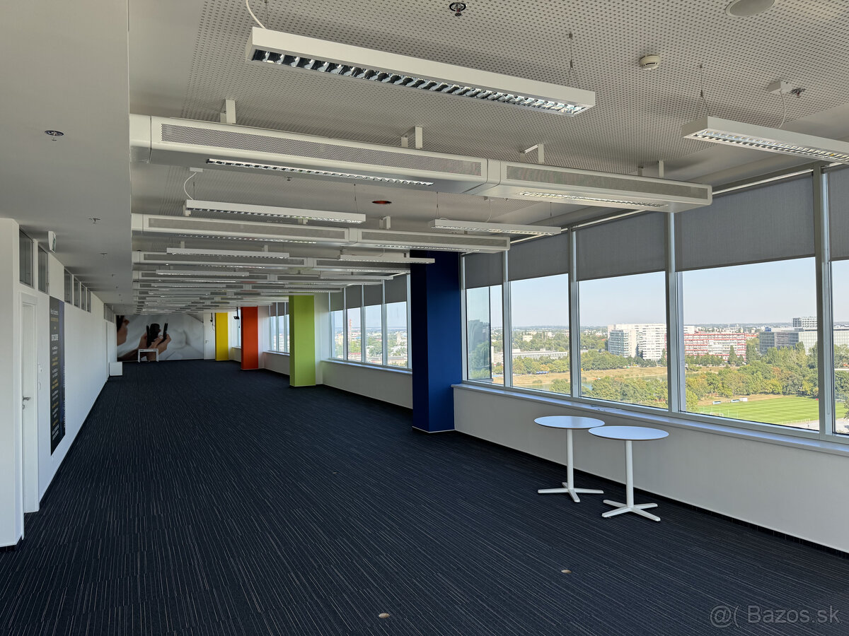 Prenájom samostatného kancelárskeho traktu 750 m² pri jazere - 4