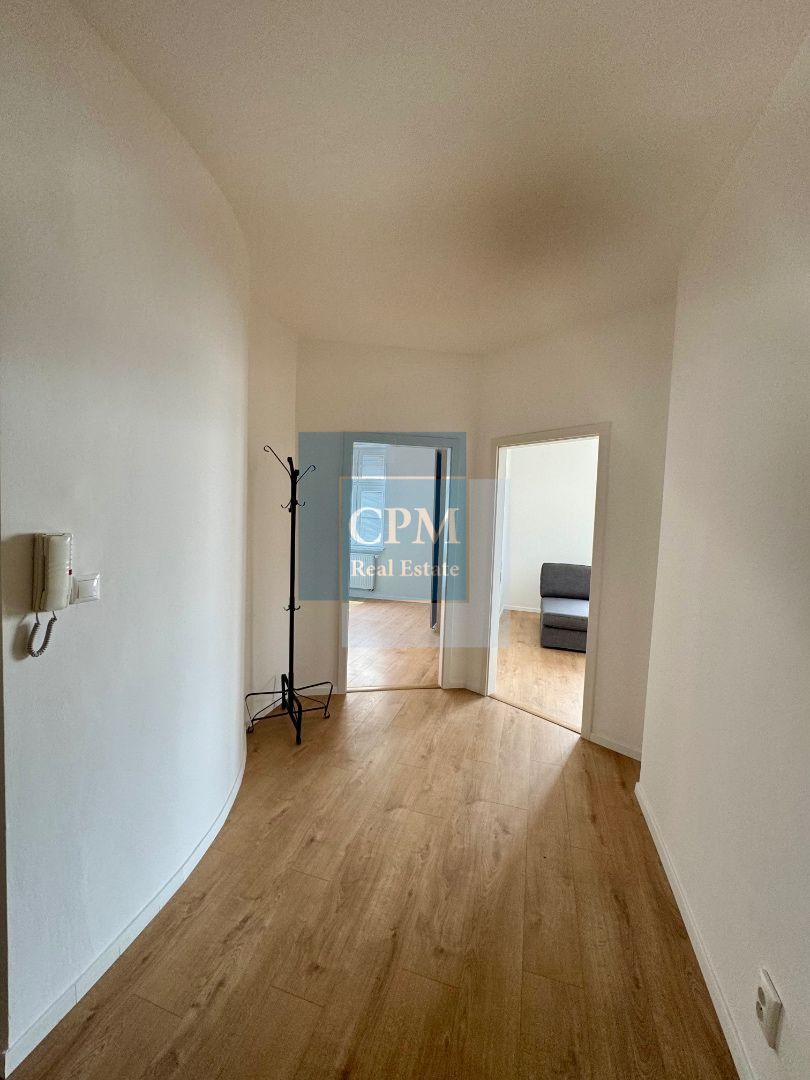 Ponúkame na prenájom 3. izbový veľký byt v centre mesta na Z - 4