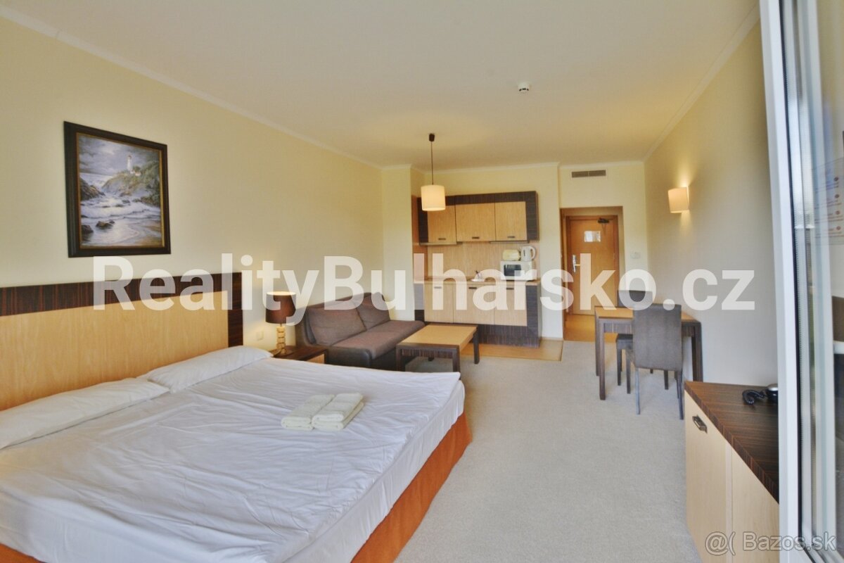 Velmi prostorné a plně zařízené studio (1+kk, 50 m²) s balko - 4