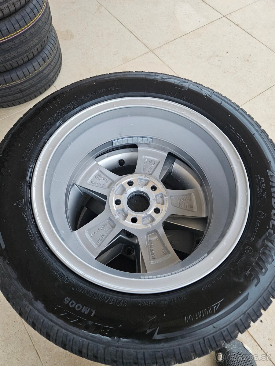 Čisto nové ALU kolesá na zimných pneu zo Škoda Fabia 4 - 4