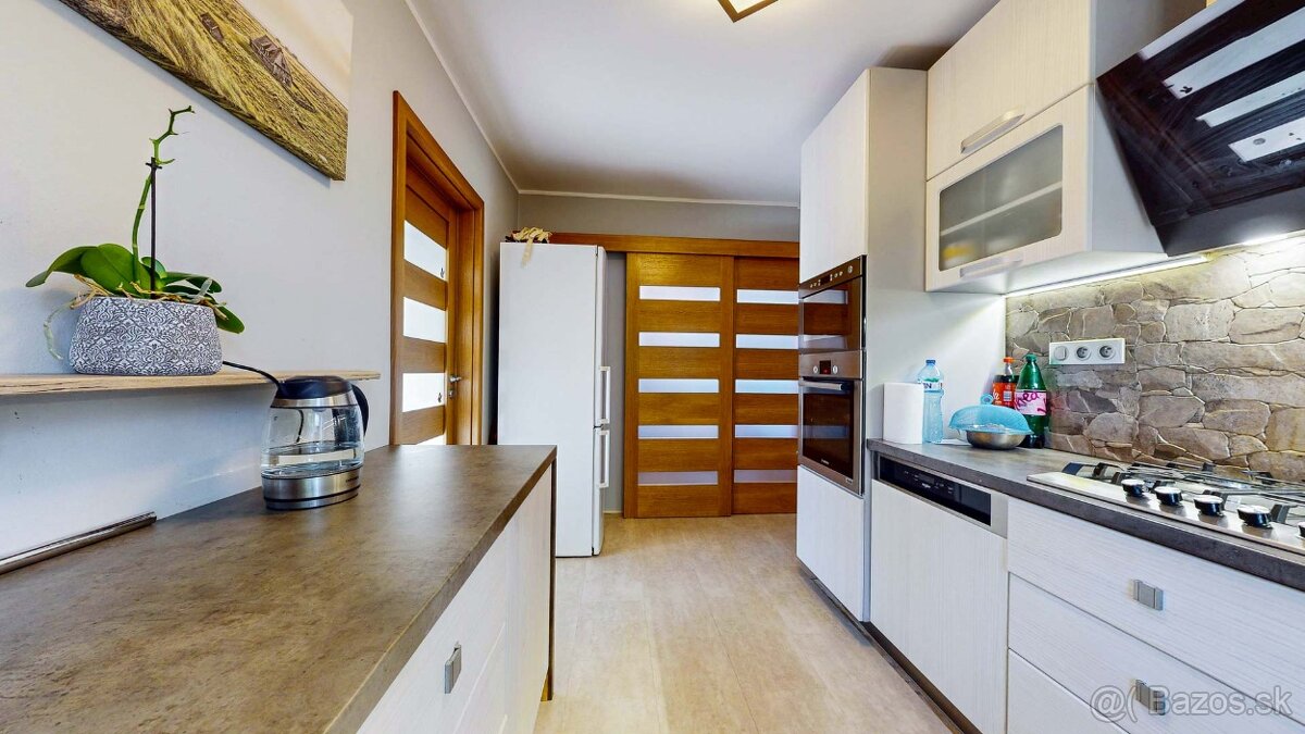 Zrekonštruovaný 3 - izb. byt v tichej lokalite Sliač + garáž - 4