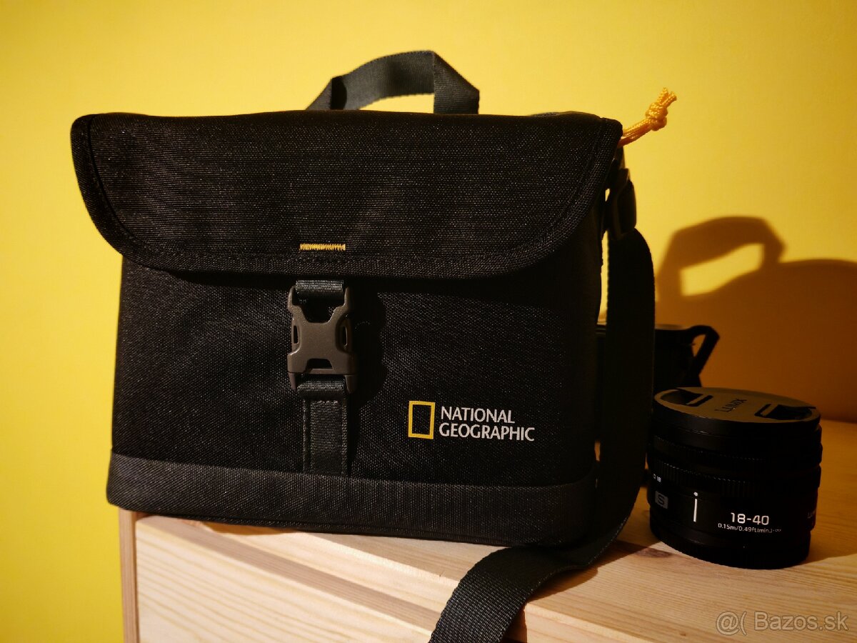 Panasonic Lumix dc-s9 + lumix s 18-40 mm f/4.5-6.3 zelený - 4