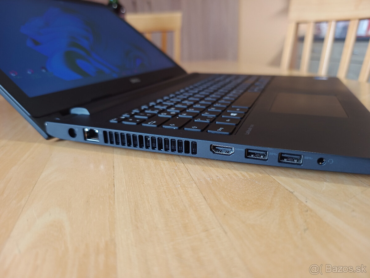 DELL Latitude 3560 - 15.6" / i3 / 8GB DDDR3 / SSD - 4