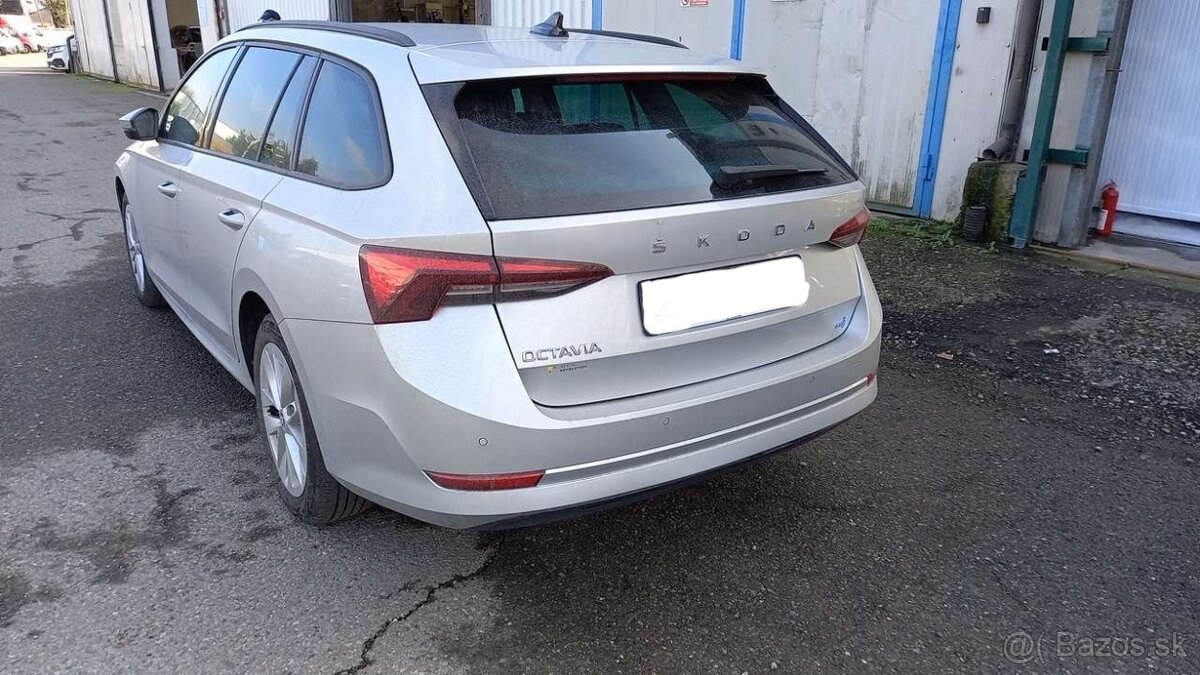 Skoda Octavia Combi 2.0 TDI Executive DSG - 4