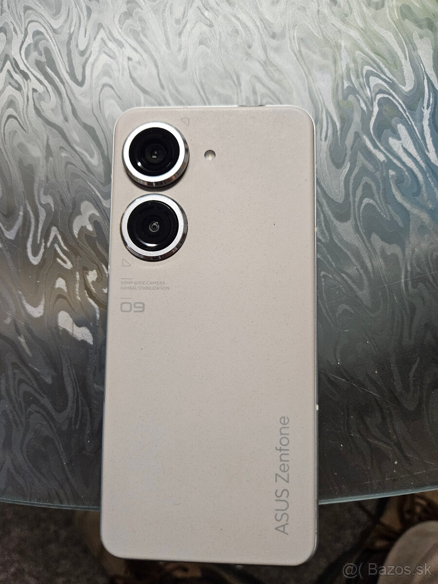ASUS Zenfone 9 - 4