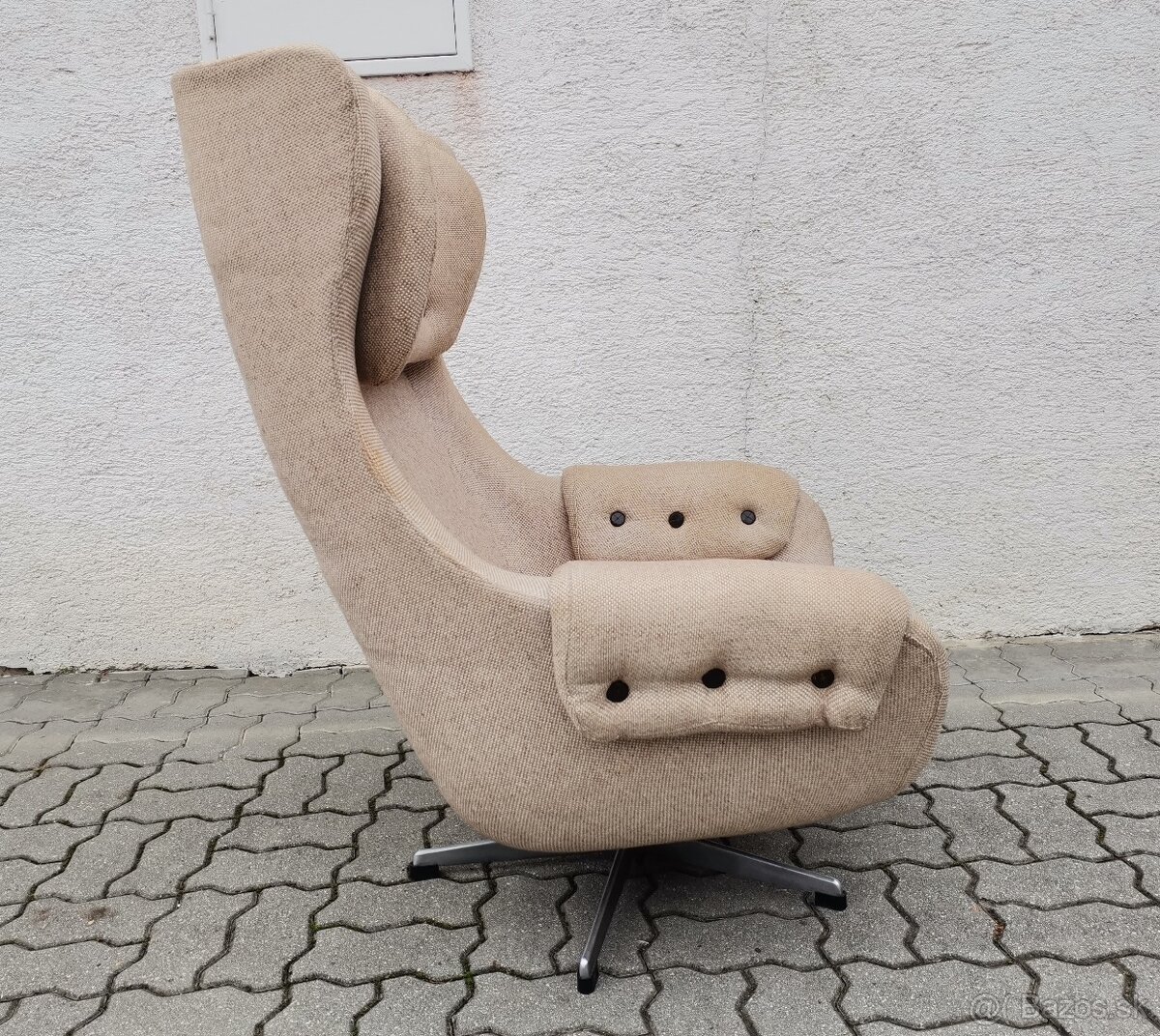 Velke retro otocne kreslo usiak Up Zavody - 4