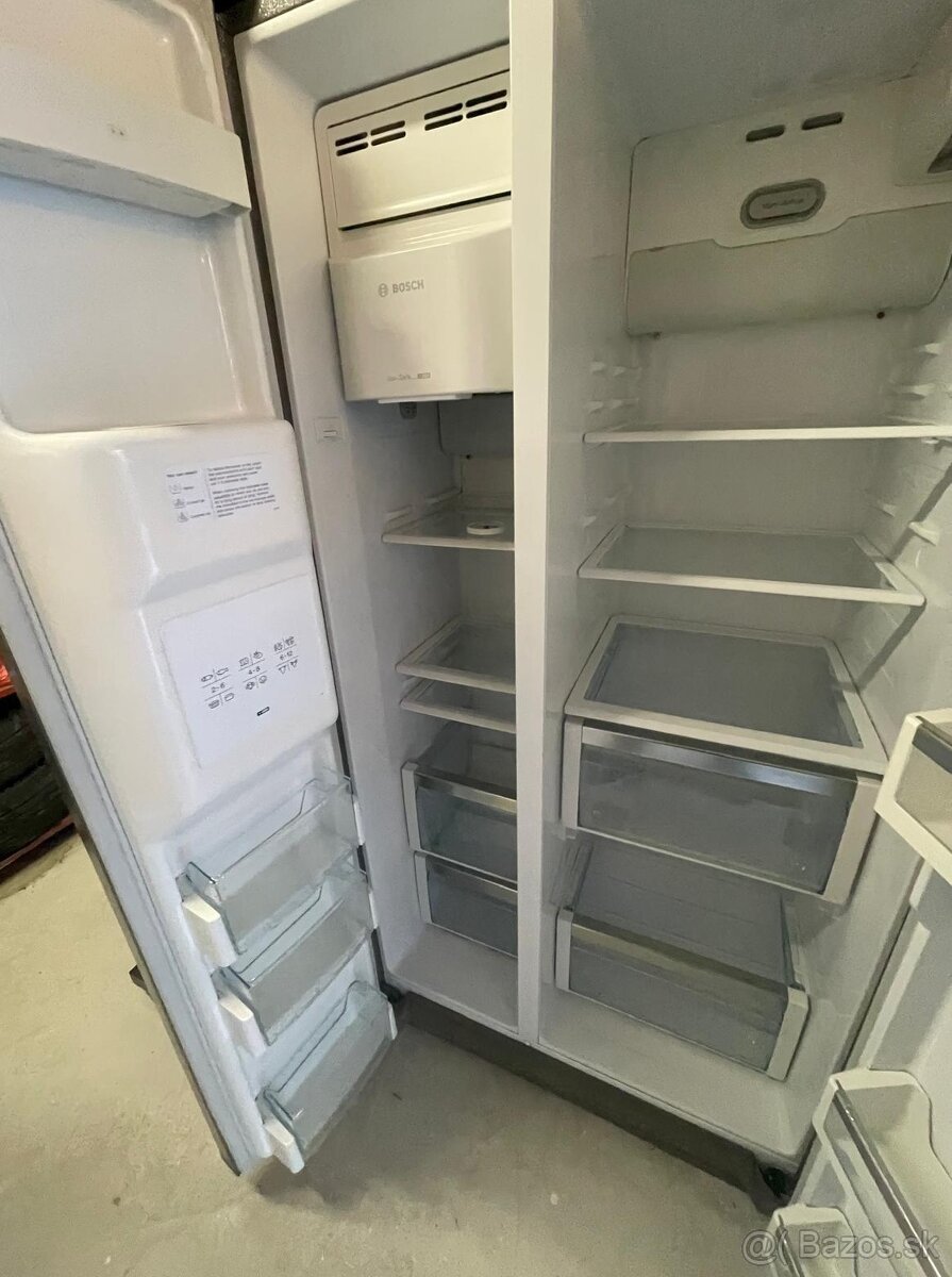 Americká chladnička Bosch Side-by-Side (Inox) - 4