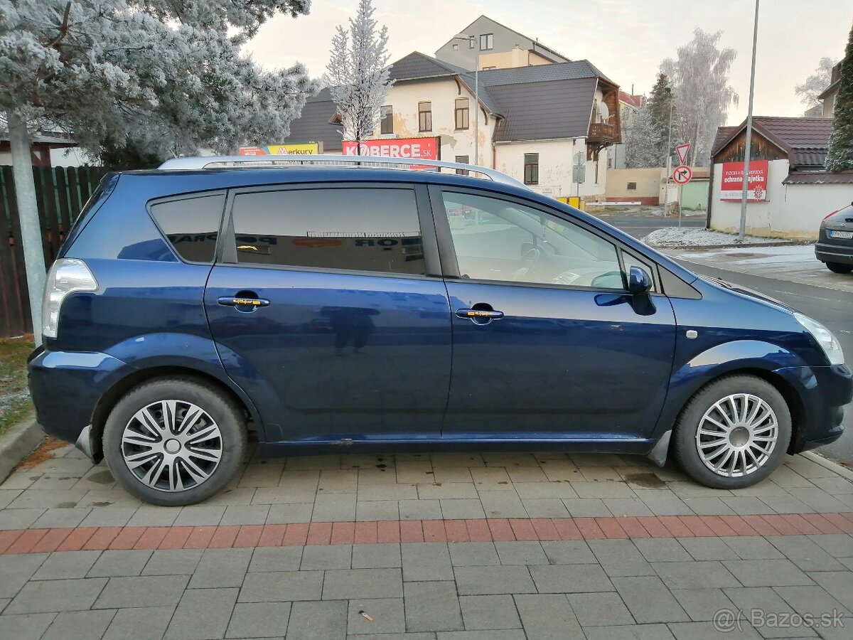 Ťoyota Corola Verso 2.2 DiF - 4