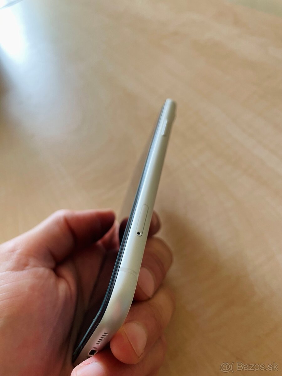 iPhone XR 128gb - 4