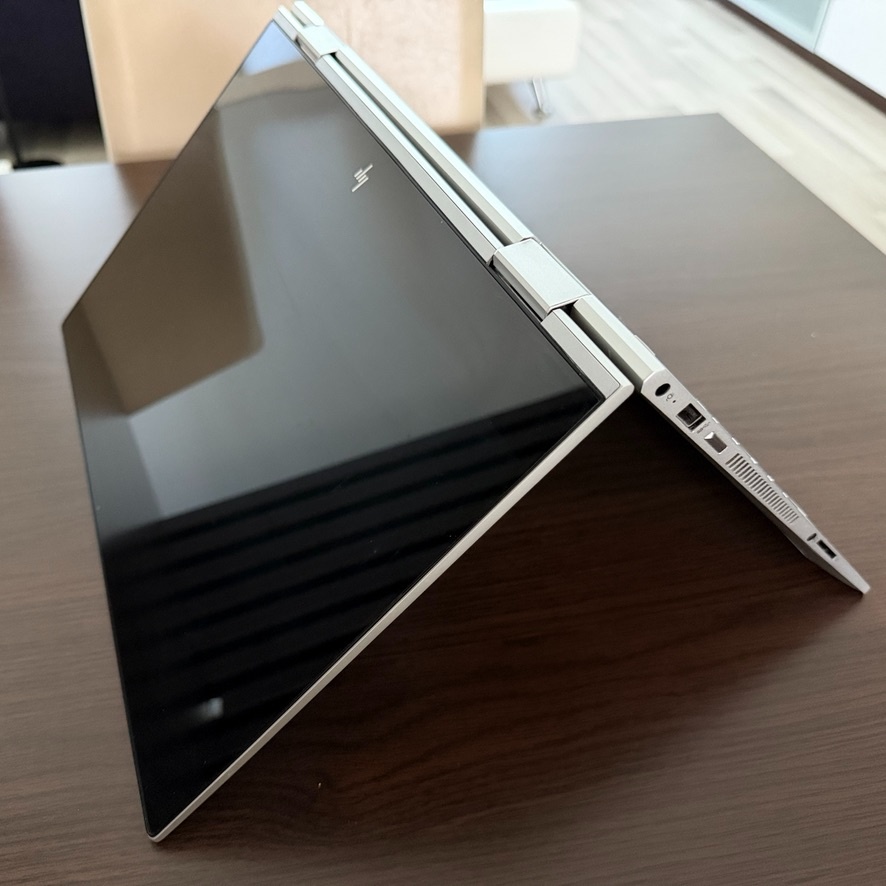 Notebook s dotykovým otočným displejom + príslušenstvo - 4
