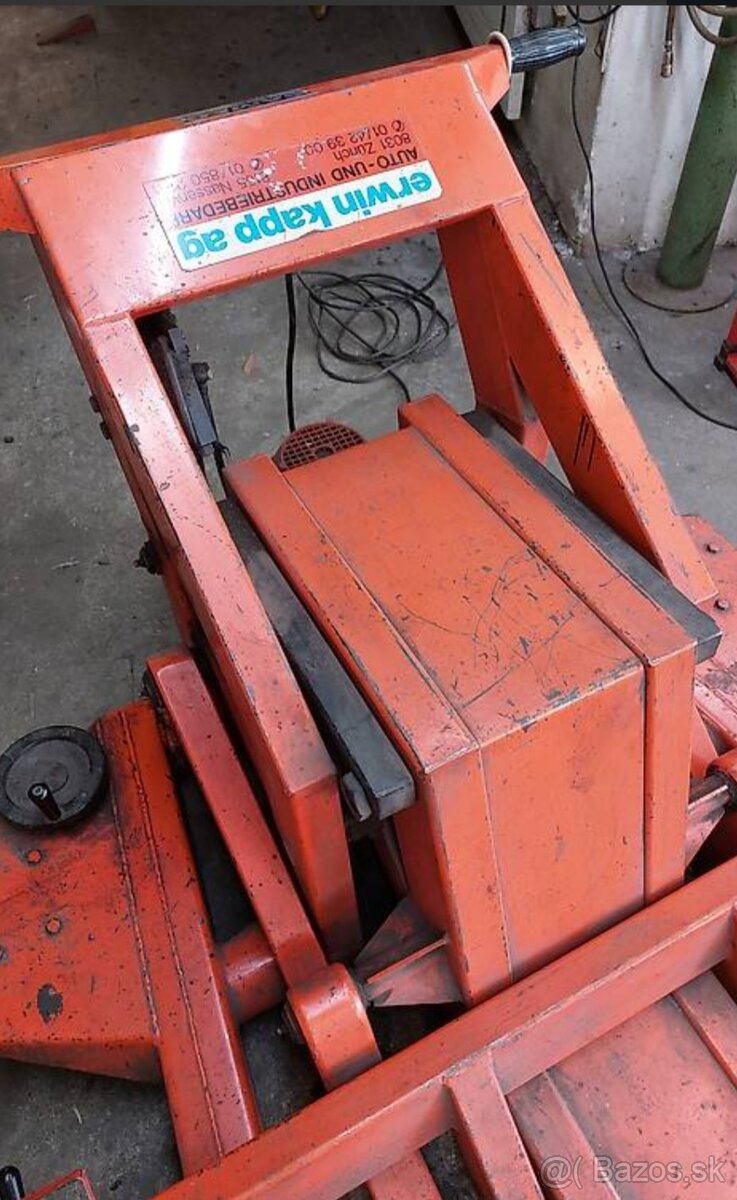 Pojazdný autozdvihak 2t - 4