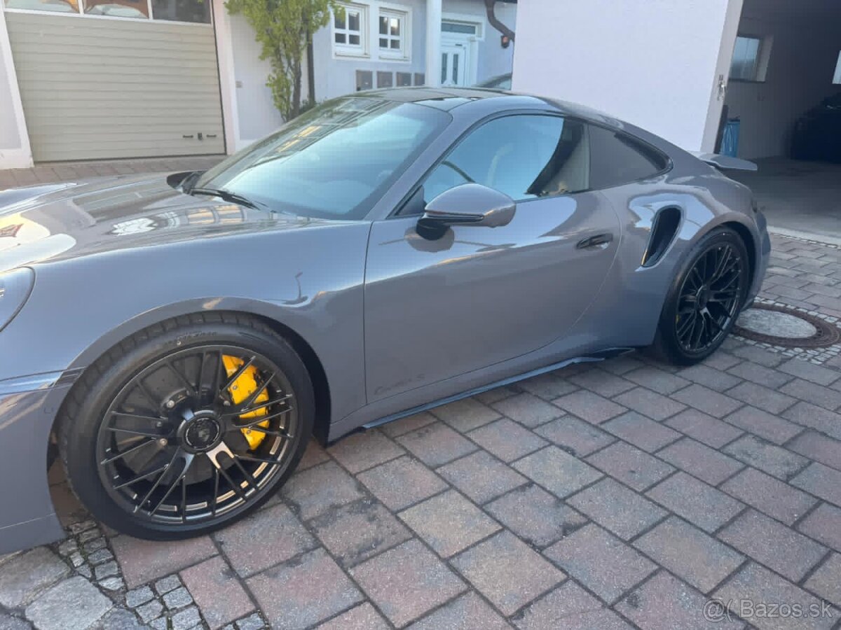 Porsche 911 Turbo S - 4