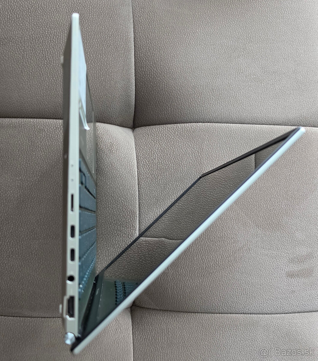 ASUS Zenbook UX3402Z - 4