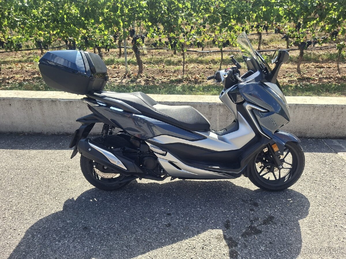 HONDA FORZA 300 - 4