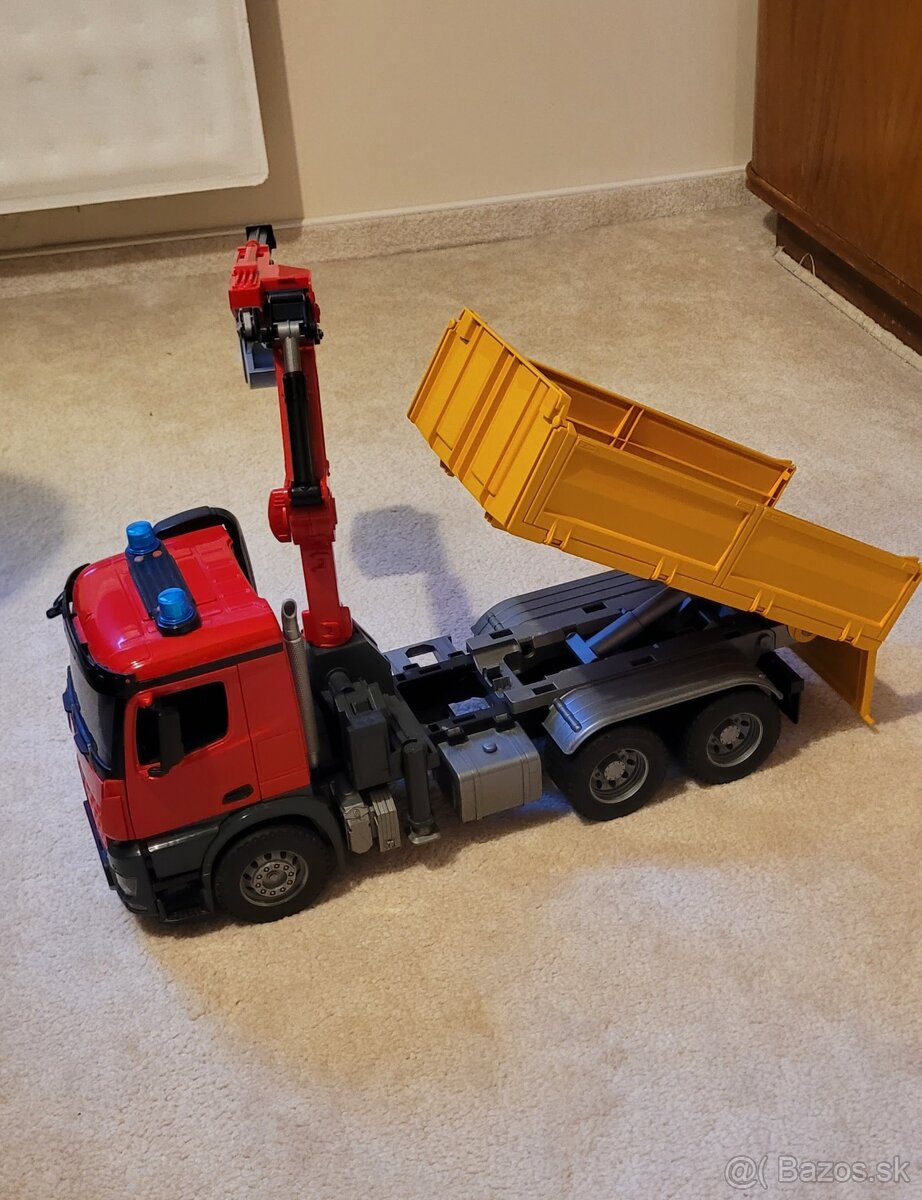 Bruder nakladne auto Mercedes Arocs - 4