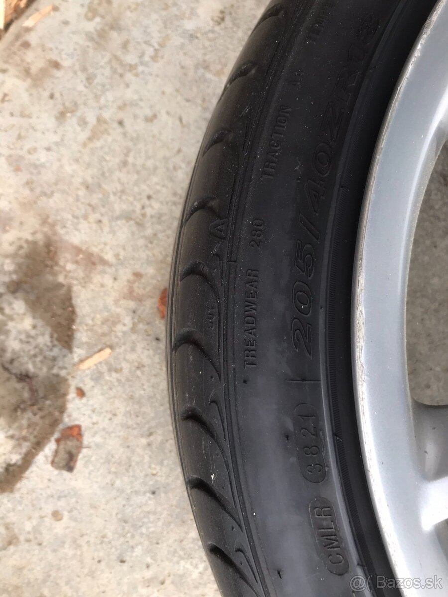 205/40 R18 - 4