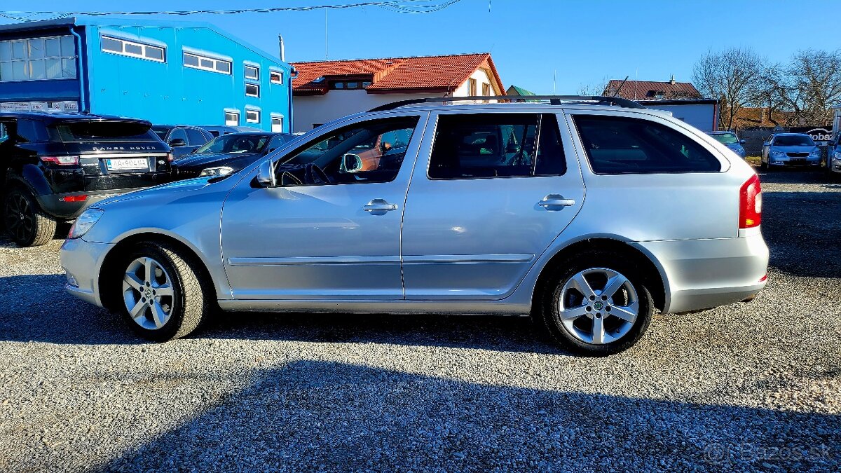 Škoda Octavia Combi 1.6 MPi Tour II benzín - 4
