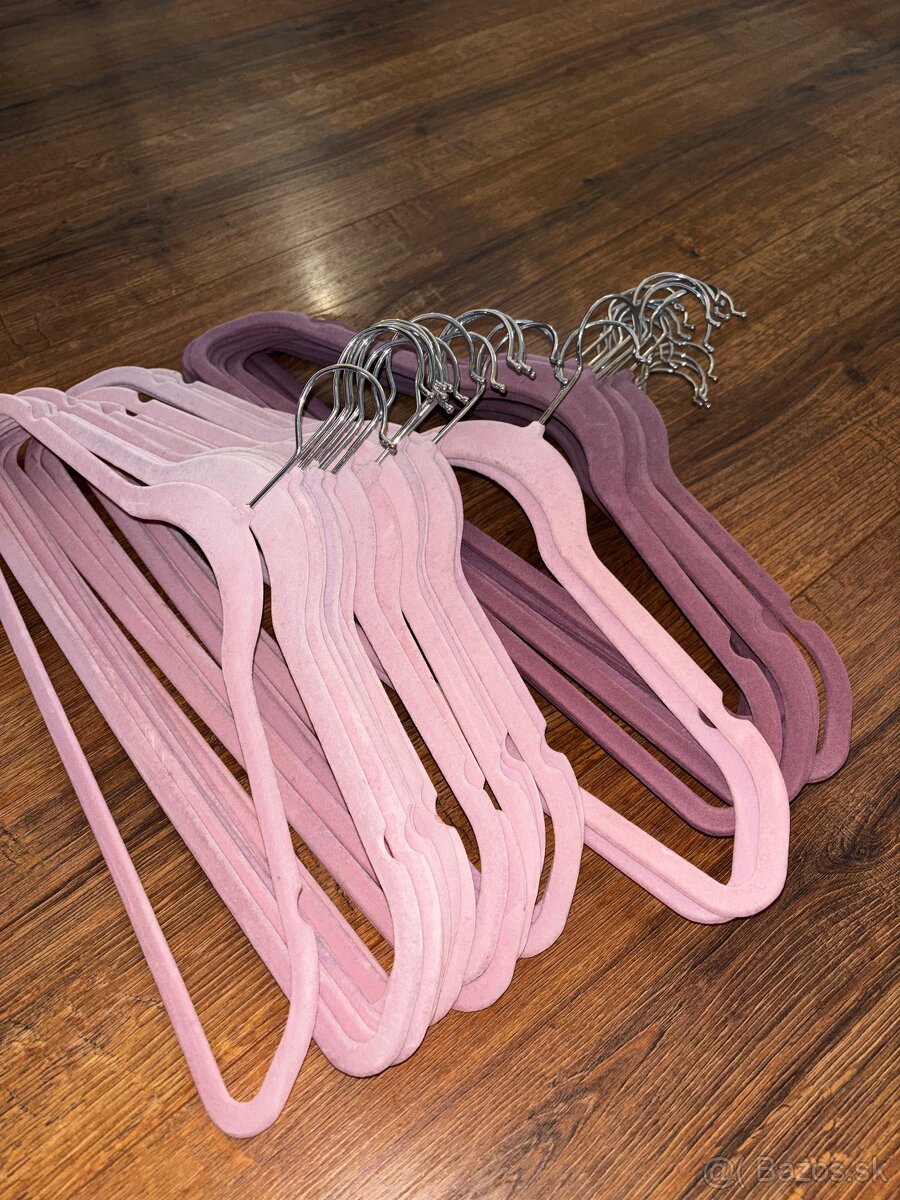 Ramienka na oblečenie - 4