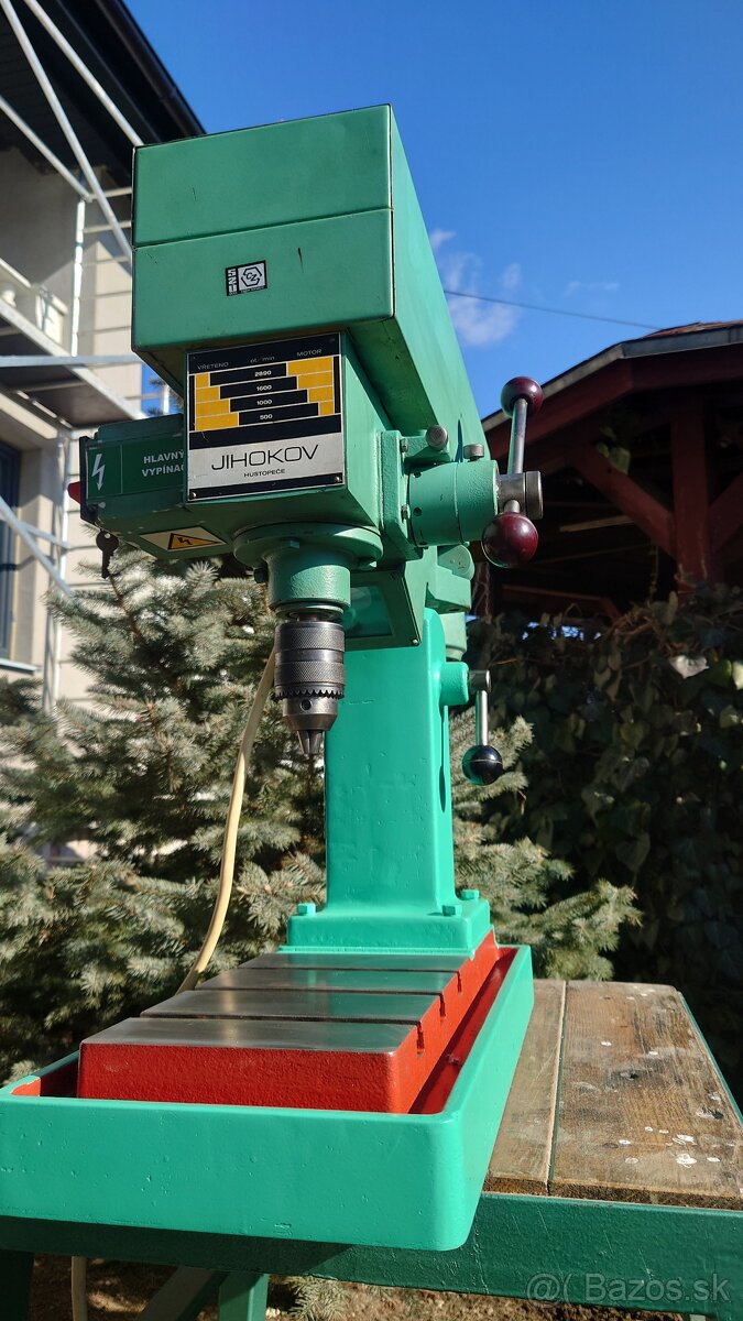 Vŕtačka jihokov SVB 16 - 4