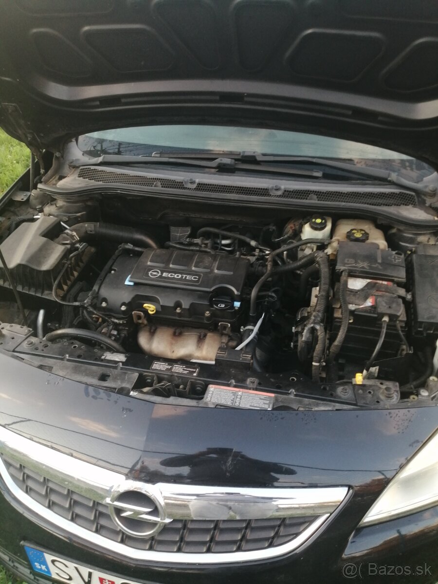 Opel astra j 1.4 benzín 74kw - 4