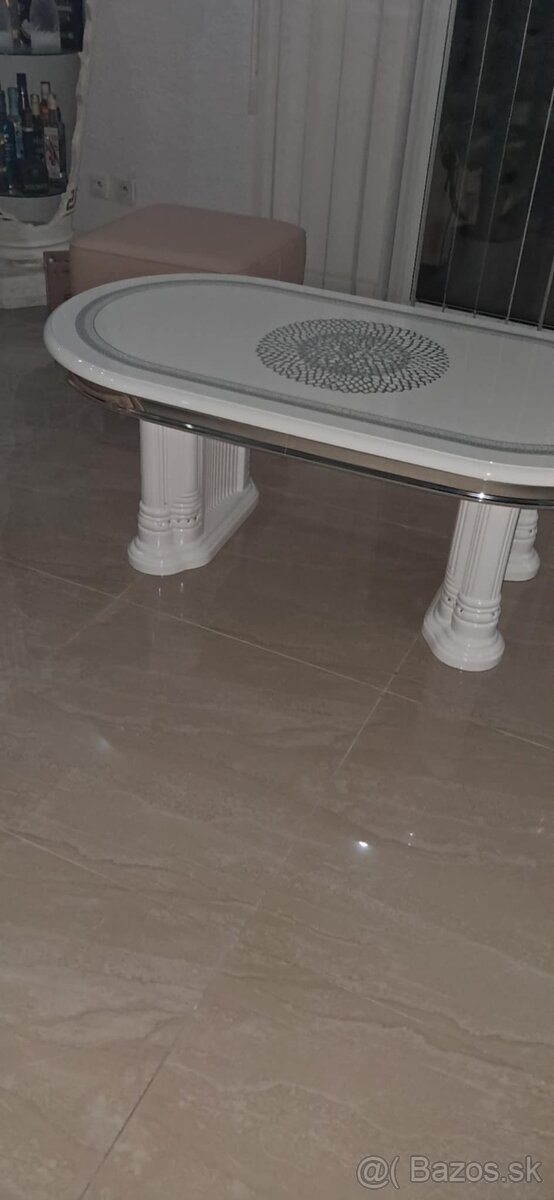 Konferenčný stolík - 4