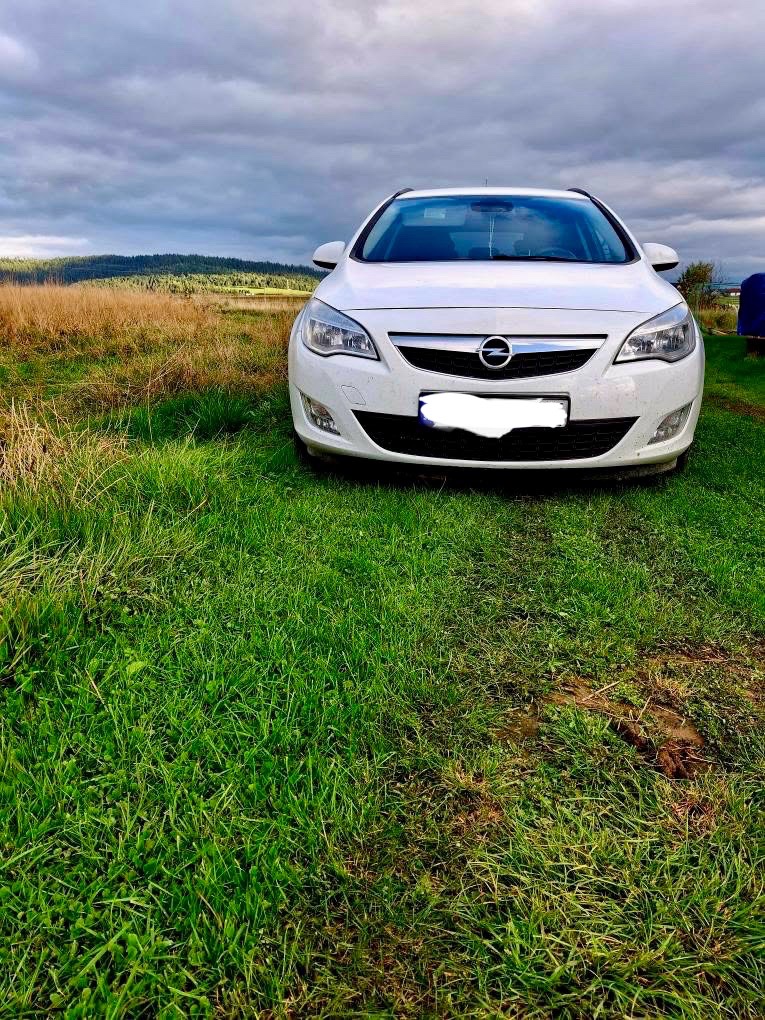 Opel Astra Sports Tourer - 4