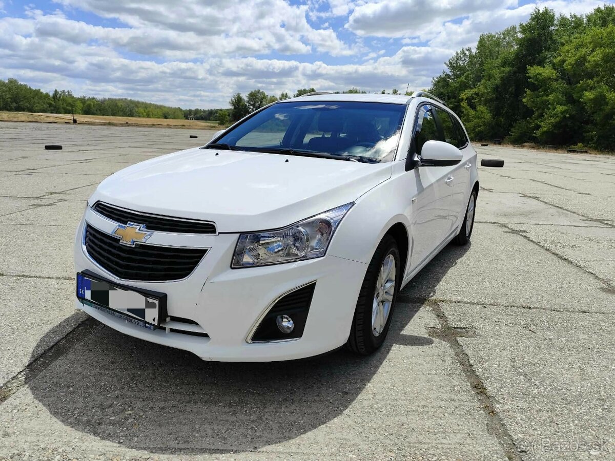 Chevrolet Cruze kombi - 4