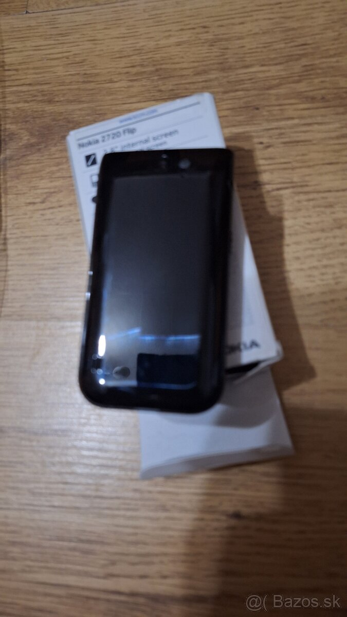 Nokia 2720 flip - 4