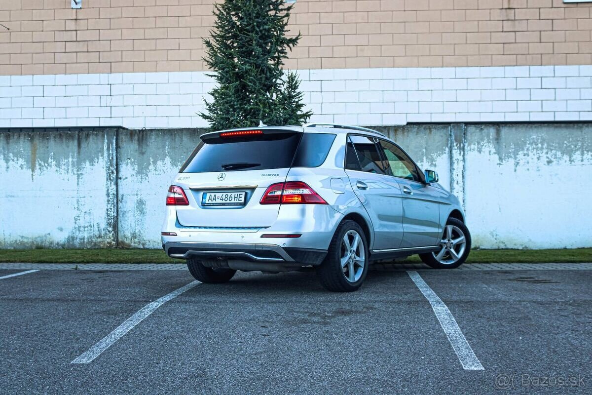 Mercedes-Benz ML 350 BlueTec 4Matic - 4
