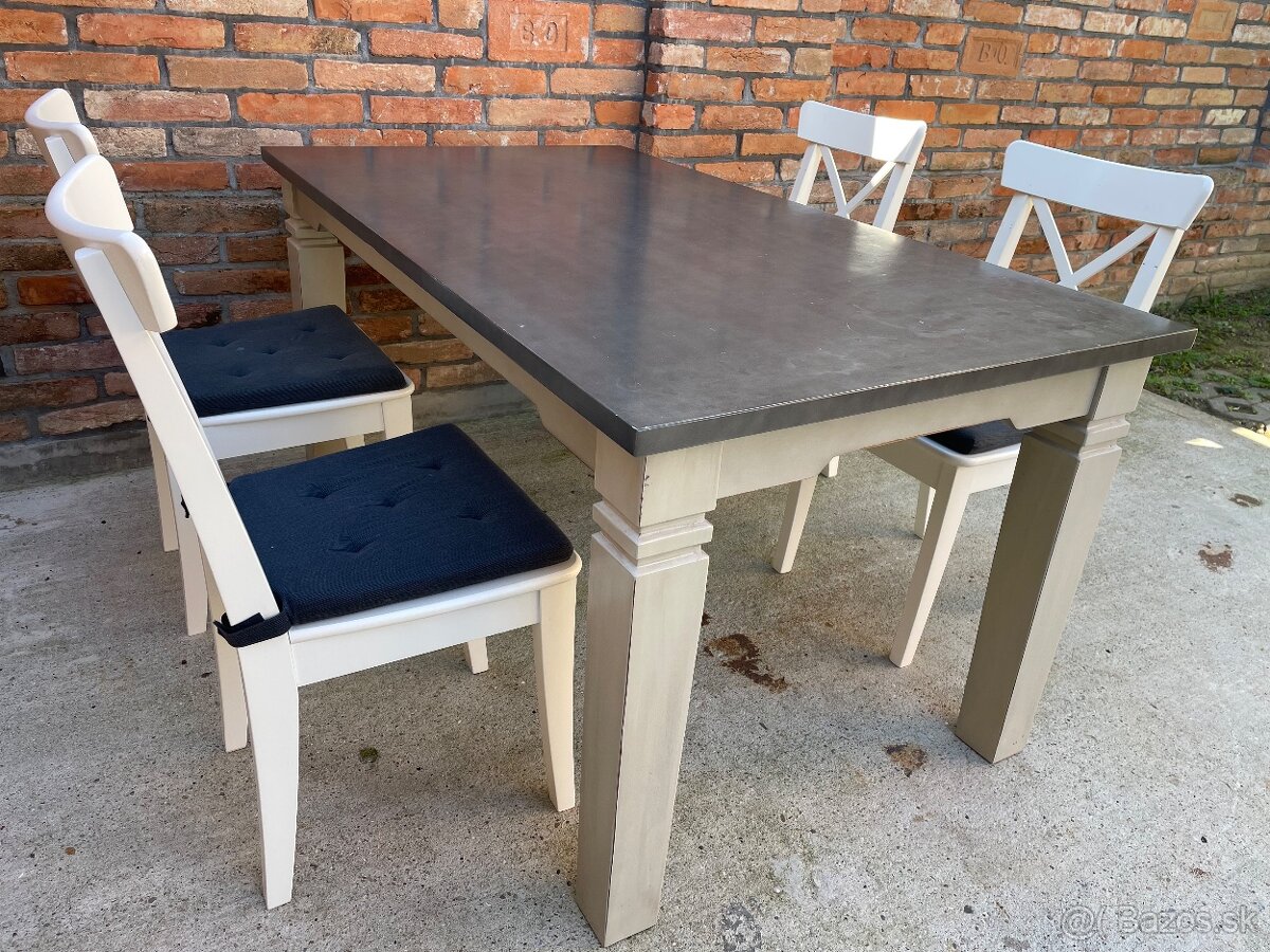 Masívny jedálenský stôl a 4 jedálenské stoličky - 4