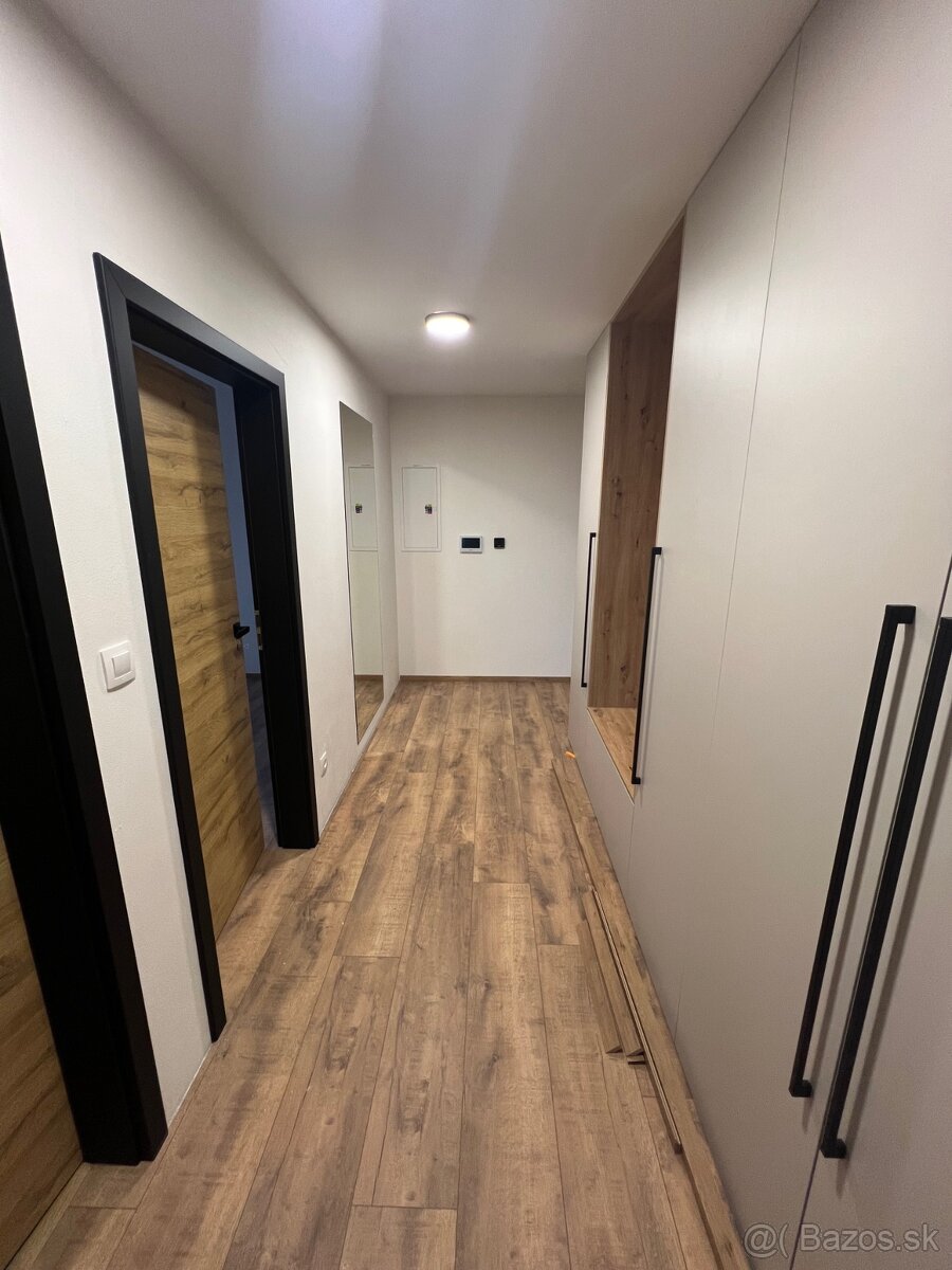 Prenájom nadštandardného, zariadeného bytu v centre Nemšovej - 4