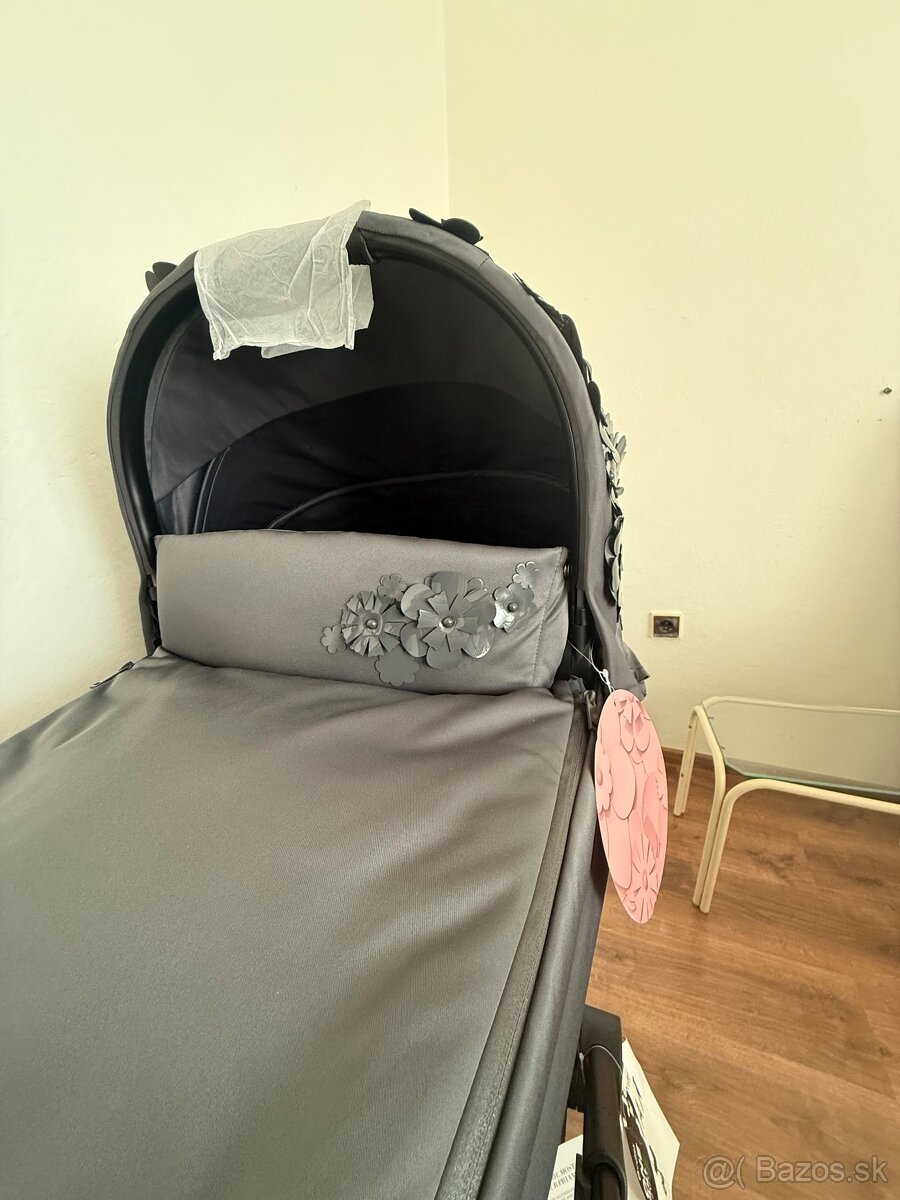 Kočík CYBEX PRIAM FLOWERS GREY - 4
