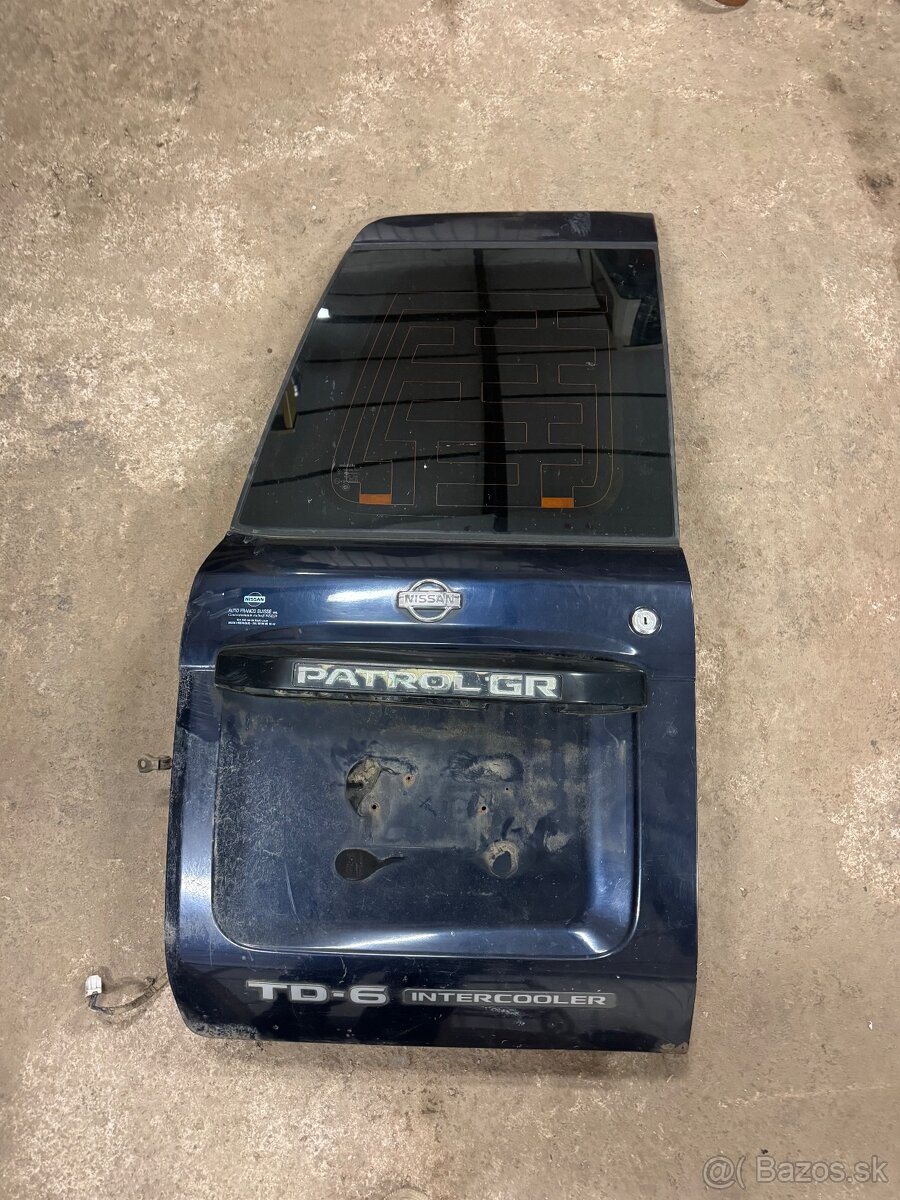 Predám zadne (Ľ/P kufrove) dvere na Nissan patrol y61