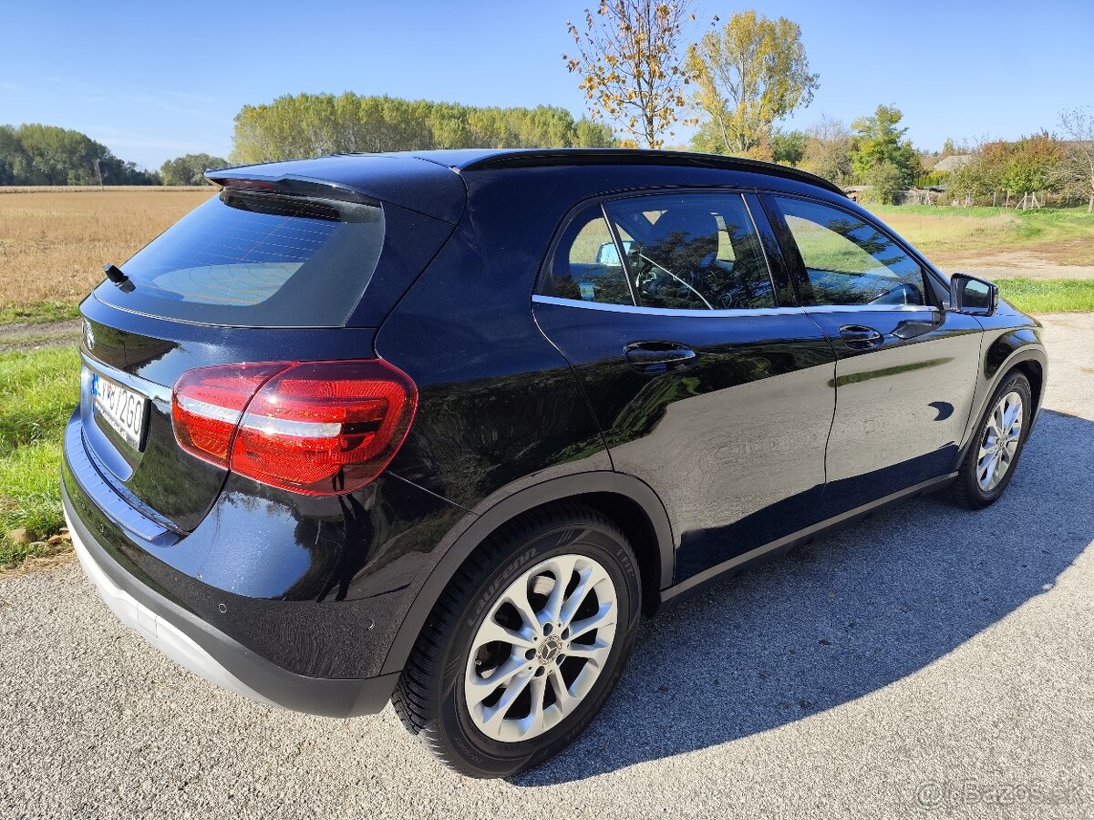 Mercedes-Benz GLA 180d - 4