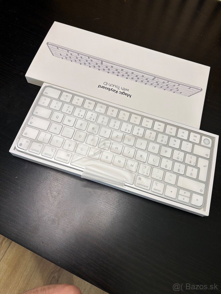 Apple Magic Keyboard with Touch ID - 4