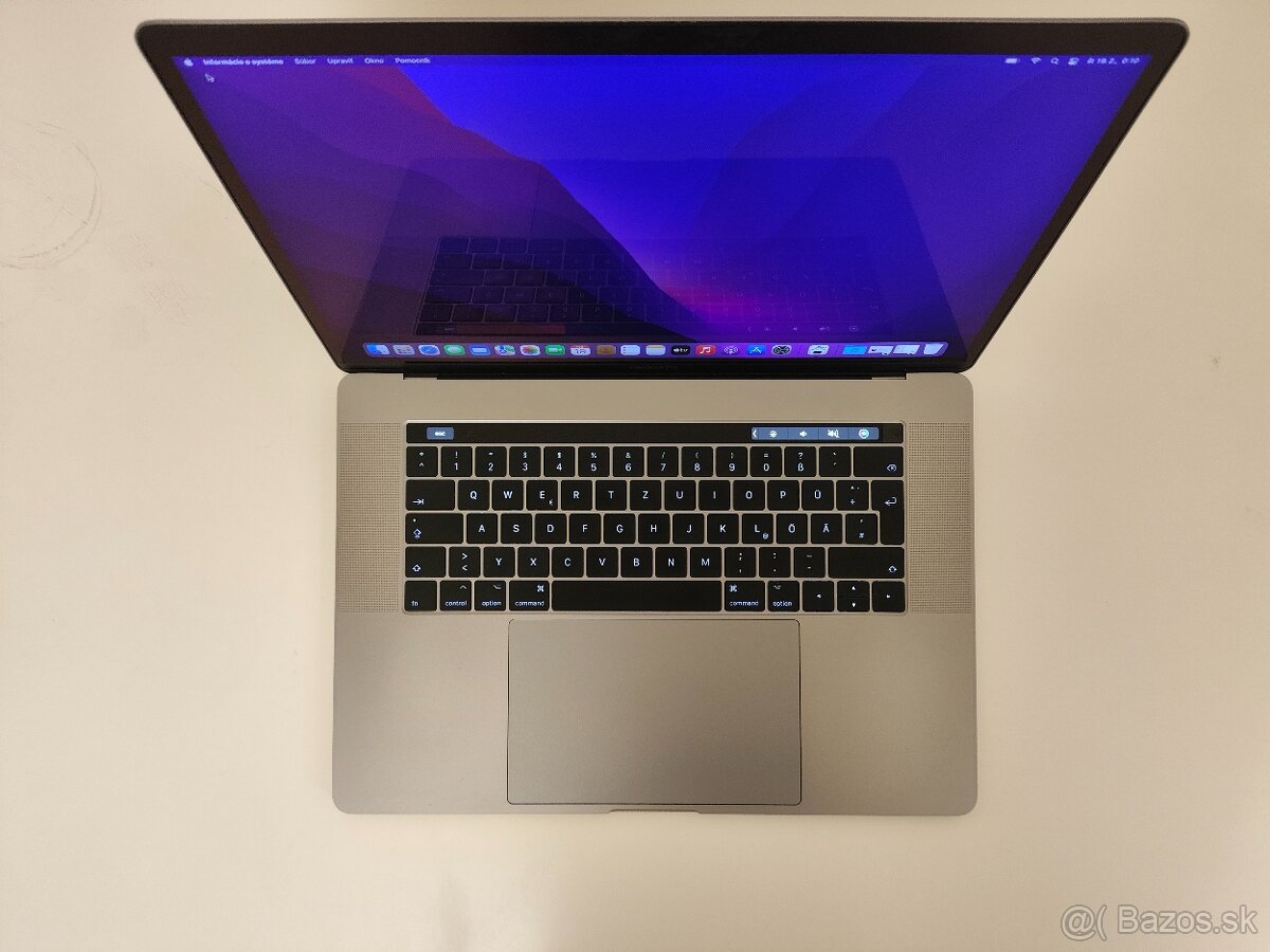MacBook Pro 15" A1707 | i7 • 16GB • 512GB - 4
